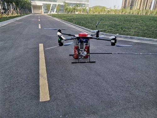 可以空中破玻璃，噴干粉的消防無人機，助力高層建筑救援